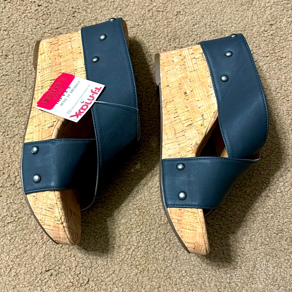 NWT Lucky Brand Wedge size 6.5